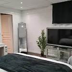 Ste Maxime 5 Etoiles Piscine Chauffée Et Jacuzzi Sainte-Maxime