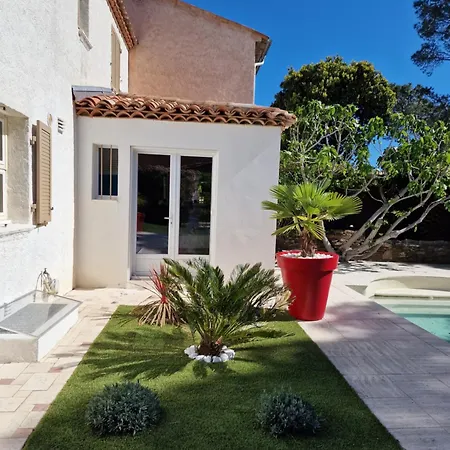 Ste Maxime 5 Etoiles Piscine Chauffée Et Jacuzzi Villa