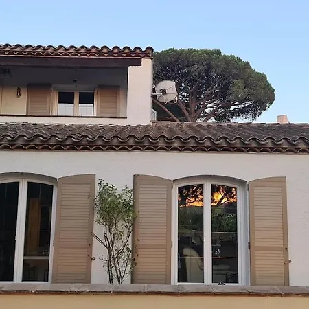 Ste Maxime 5 Etoiles Piscine Chauffee Et Jacuzzi Villa *