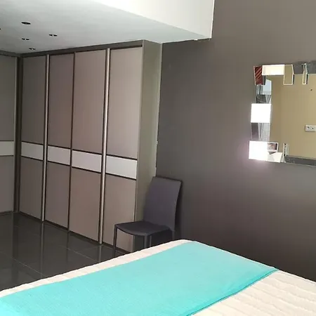 Ste Maxime 5 Etoiles Piscine Chauffee Et Jacuzzi * سانت ماكسيم