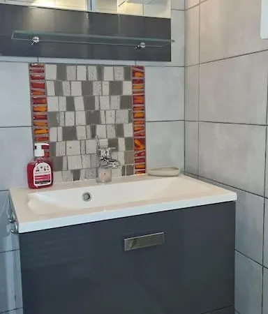 Ste Maxime 5 Etoiles Piscine Chauffee Et Jacuzzi سانت ماكسيم
