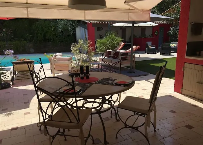 Ste Maxime 5 Etoiles Piscine Chauffee Et Jacuzzi سانت ماكسيم