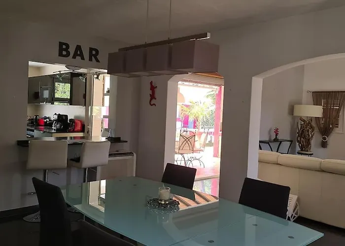 Ste Maxime 5 Etoiles Piscine Chauffee Et Jacuzzi سانت ماكسيم