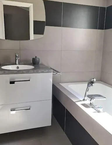 فيلة Ste Maxime 5 Etoiles Piscine Chauffee Et Jacuzzi سانت ماكسيم