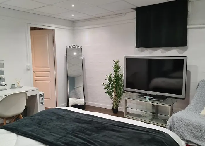 Ste Maxime 5 Etoiles Piscine Chauffee Et Jacuzzi سانت ماكسيم