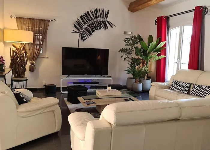 Ste Maxime 5 Etoiles Piscine Chauffee Et Jacuzzi فيلة