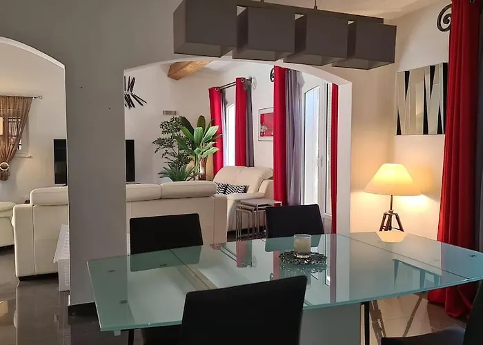 فيلة Ste Maxime 5 Etoiles Piscine Chauffee Et Jacuzzi سانت ماكسيم