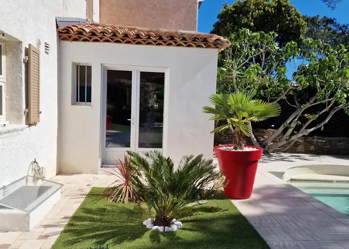 Ste Maxime 5 Etoiles Piscine Chauffee Et Jacuzzi فيلة
