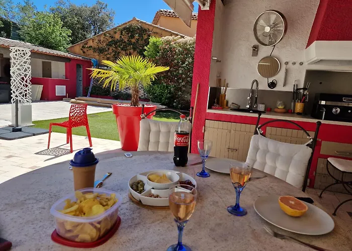 Ste Maxime 5 Etoiles Piscine Chauffee Et Jacuzzi فيلة *